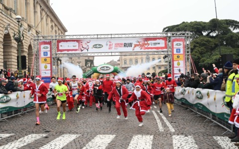 Adigeo Christmas Run a Verona: attesi 5mila Babbo Natale per la corsa solidale