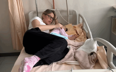 Federica Pellegrini e la paura per la figlia ricoverata a Negrar: “Ho perso anni di vita”