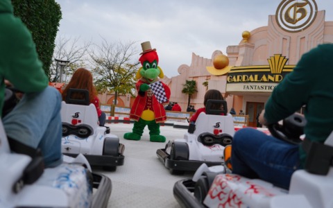 Al via Gardaland Magic Winter 2025: tutte le novità tra slitte, go-kart, spettacoli e installazioni scenografiche