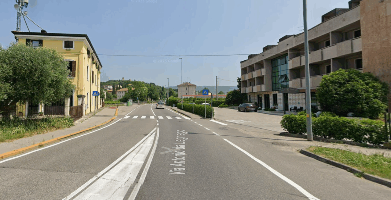 Verona, ciclista trovato gravissimo sulla ciclabile di Montorio: l’ipotesi di un pirata della strada
