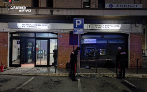 Esplosione al bancomat della Banca Popolare di Verona a Guidizzolo