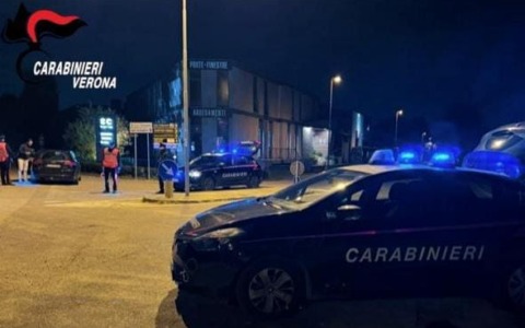 Droga in casa pronta per lo spaccio, fermati due 20enni a Bardolino
