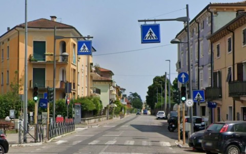 Due bambine investite sulle strisce a Chievo mentre vanno all’asilo