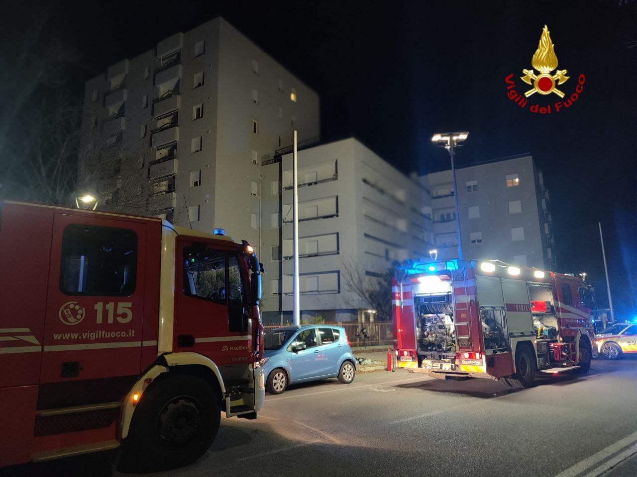 Appartamento a fuoco nella notte in via Fedeli, due intossicati