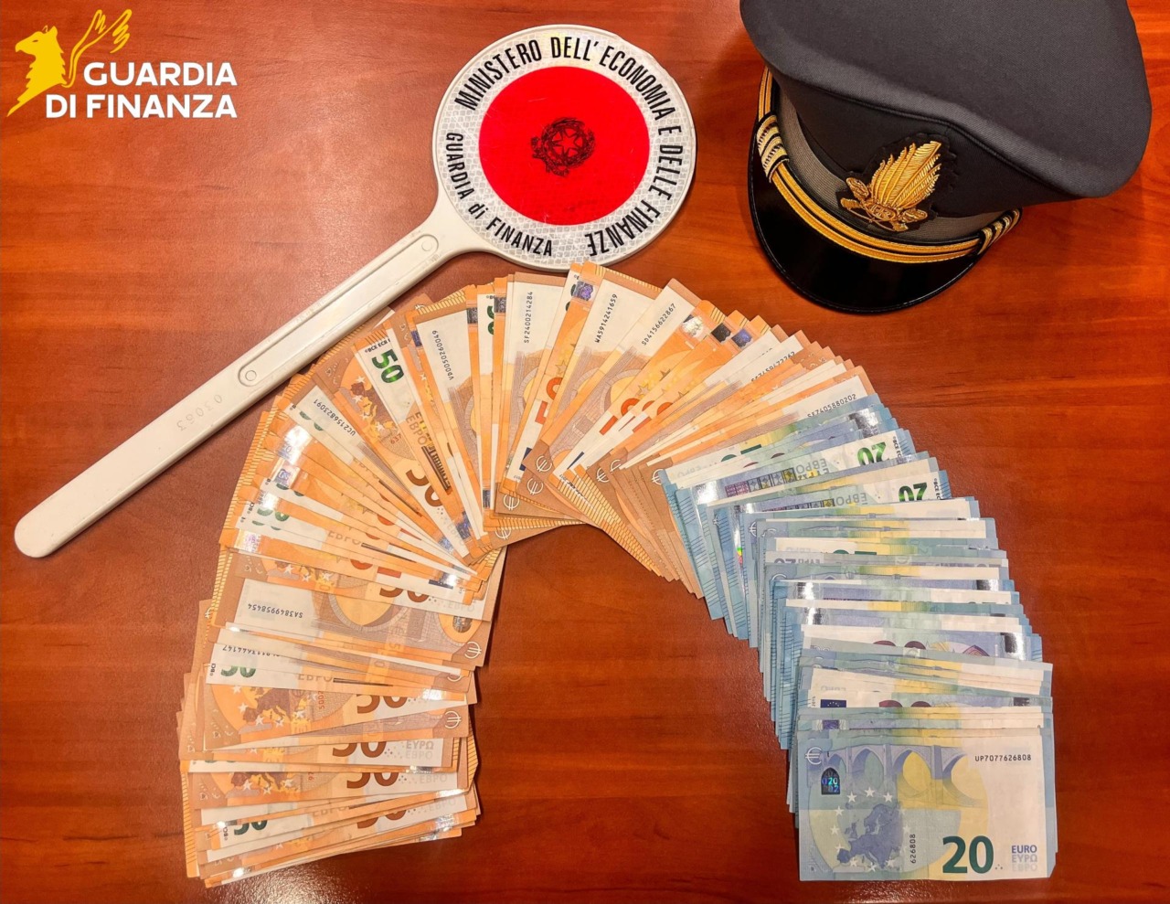 Truffa e autoriciclaggio a Verona: il titolare di una rivendita incastra più di 50 clienti