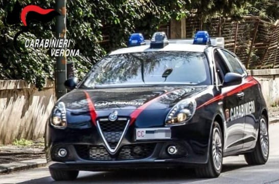 20enne scoperto per strada a Villafranca con una pistola scacciacani e un coltello a serramanico