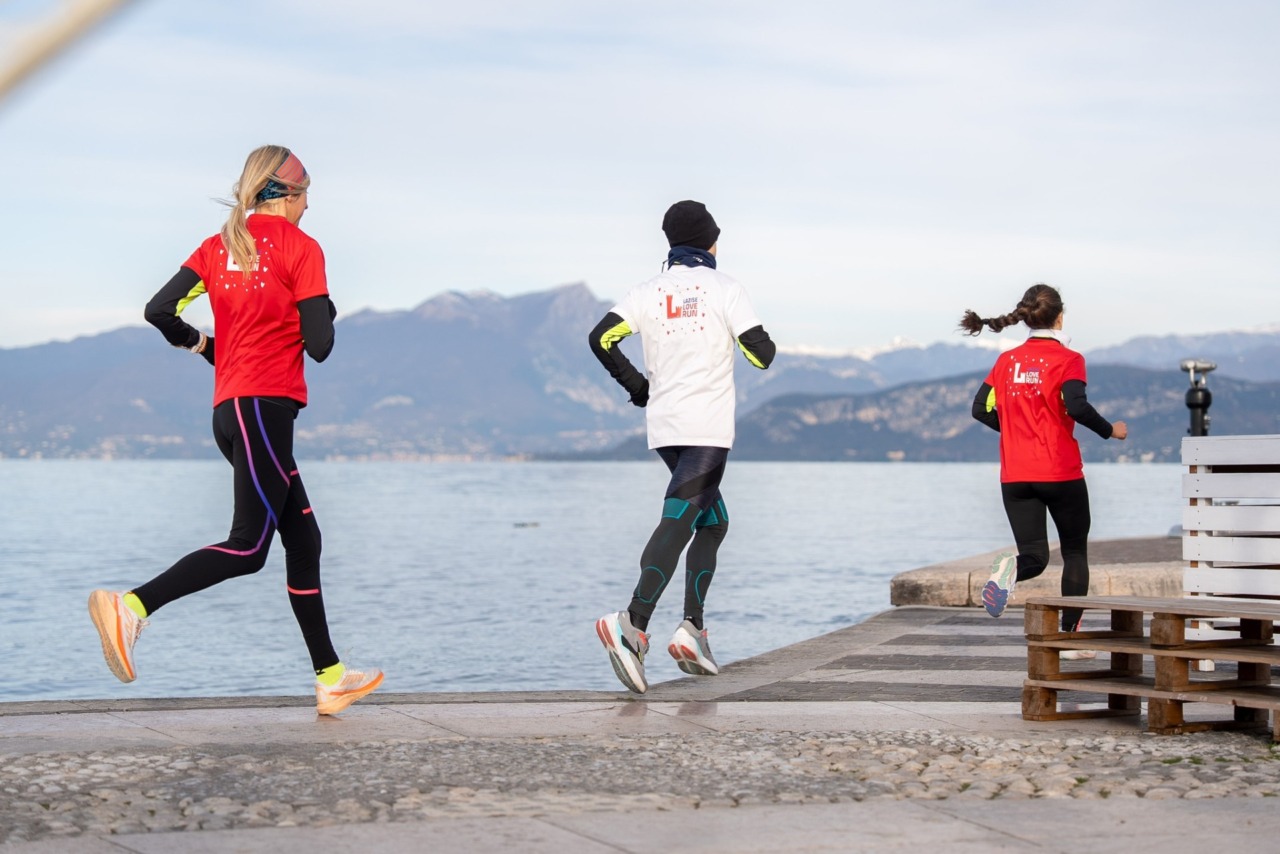 Lazise Love Run domenica 8 febbraio 2026: seconda edizione sold out con 1.400 iscritti