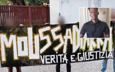 Non si rassegnano i famigliari di Moussa Diarra, ucciso dai vigili in stazione a Verona: “Non archiviate”