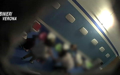 Telecamere negli asili nido, a Verona scatta la raccolta firme: già 20mila adesioni