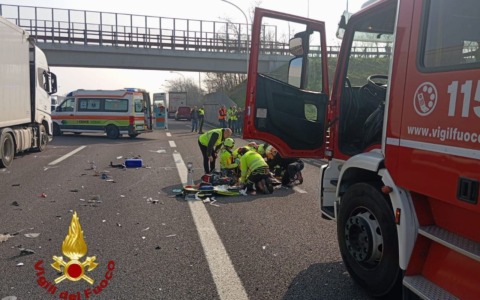 Incidente tra furgone e camion sull’A4 tra Sommacampagna e Verona Sud: un ferito grave