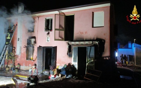 Incendio in casa a Cerea: madre e figlia sono morte intossicate dal fumo