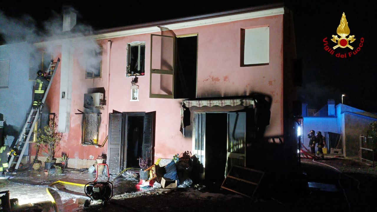 Incendio in casa a Cerea: madre e figlia sono morte intossicate dal fumo