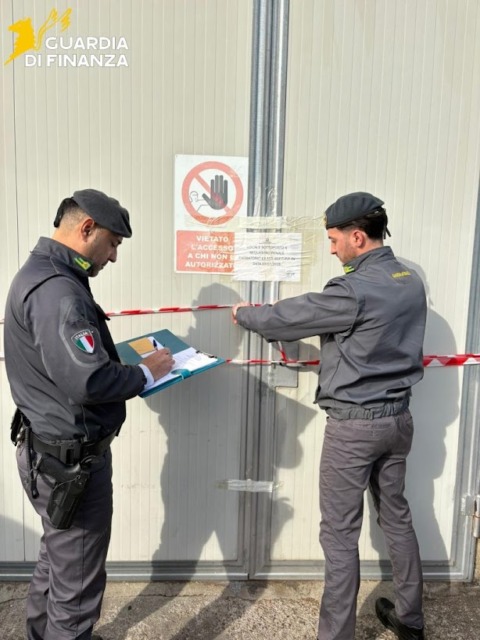 GdF officina abusiva