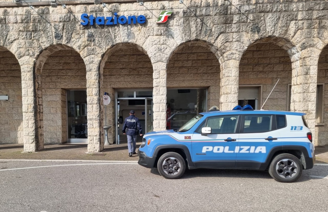 Ricercata da due mesi ad Ancona: 56enne rintracciata alla stazione di Domegliara