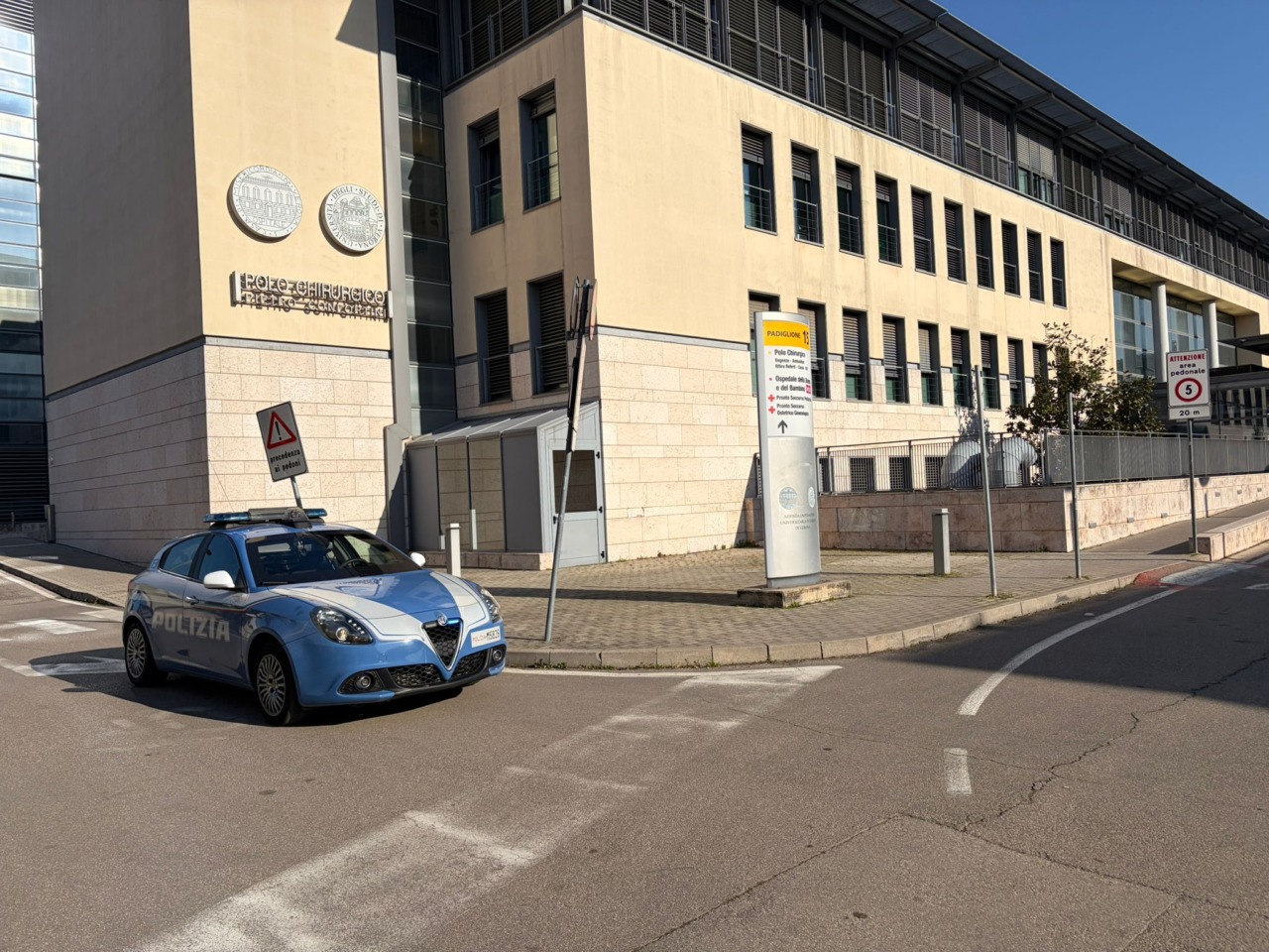 Furto all’ospedale Borgo Trento: ruba il portafoglio a un’operatrice sanitaria e poi usa la sua carta cinque volte