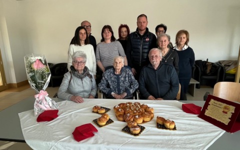 Nonna Teresa Ciprian spegne cento candeline all’ospedale Magalini