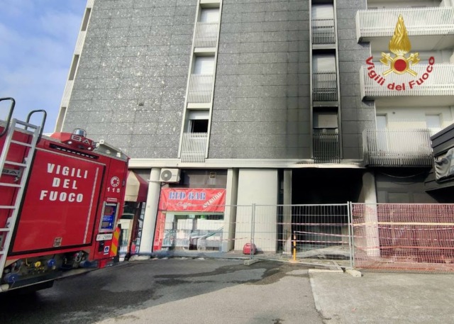 Incendio in un condominio nella notte a Cerea: 15 persone soccorse