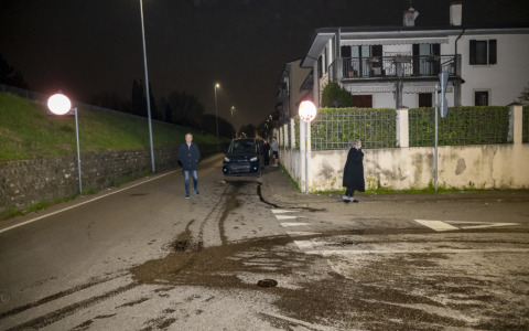 Polizia Locale rintraccia pirata della strada in via Camuzzoni: ritrovato un frammento di freccia