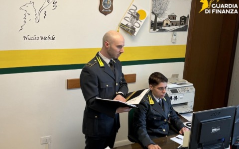 Mediatori immobiliari abusivi nella Bassa Veronese: sanzioni fino a 15mila euro dopo i controlli