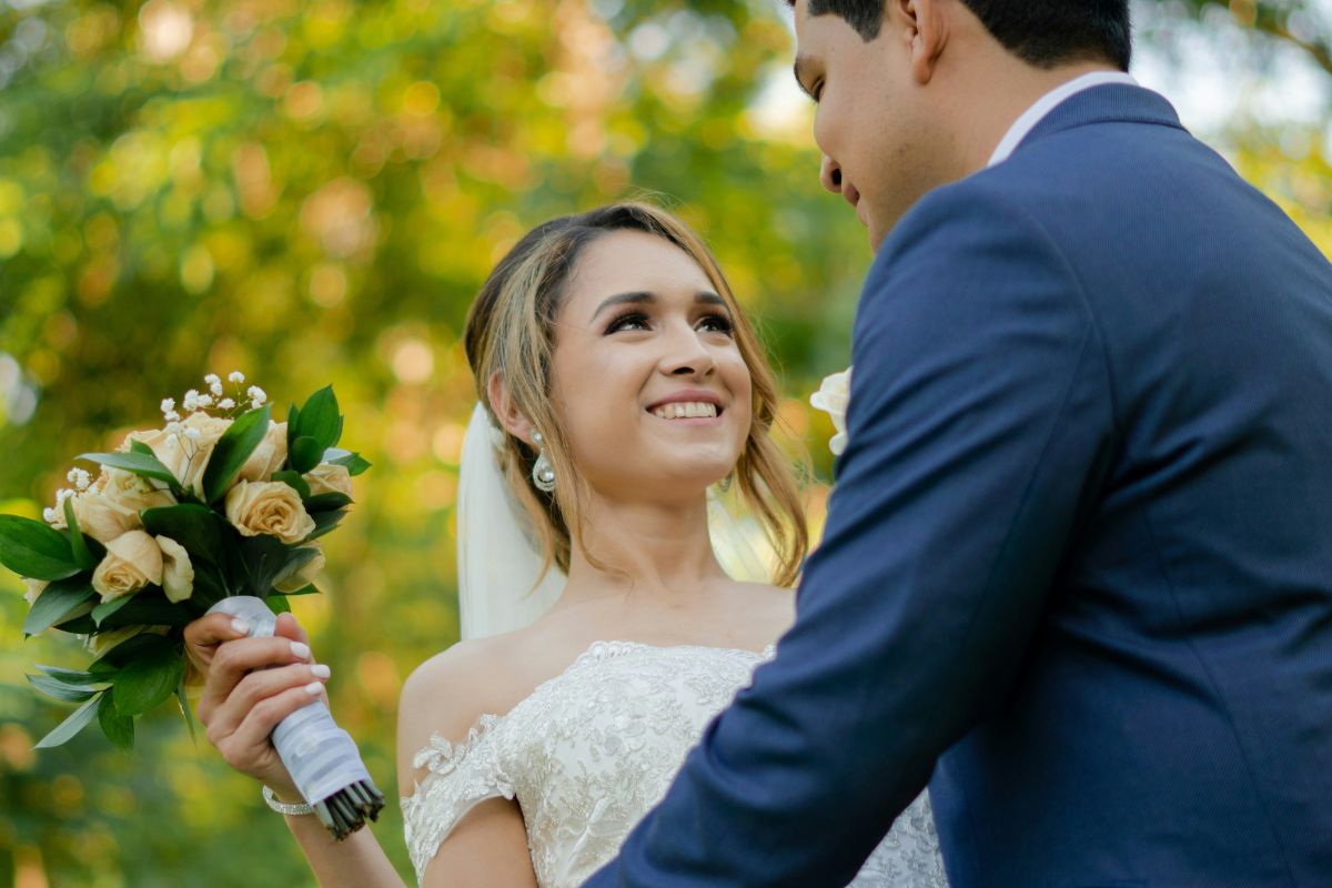 Matrimoni moderni: perché sempre più coppie scelgono una regia professionale per il giorno delle nozze