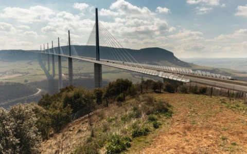Ponti e viadotti: come nascono le grandi strutture metalliche che attraversano il Veneto